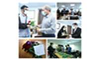 اهدای دسته گل به معاون دانشجویی فرهنگی و پزشکان معاونت دانشجویی و فرهنگی